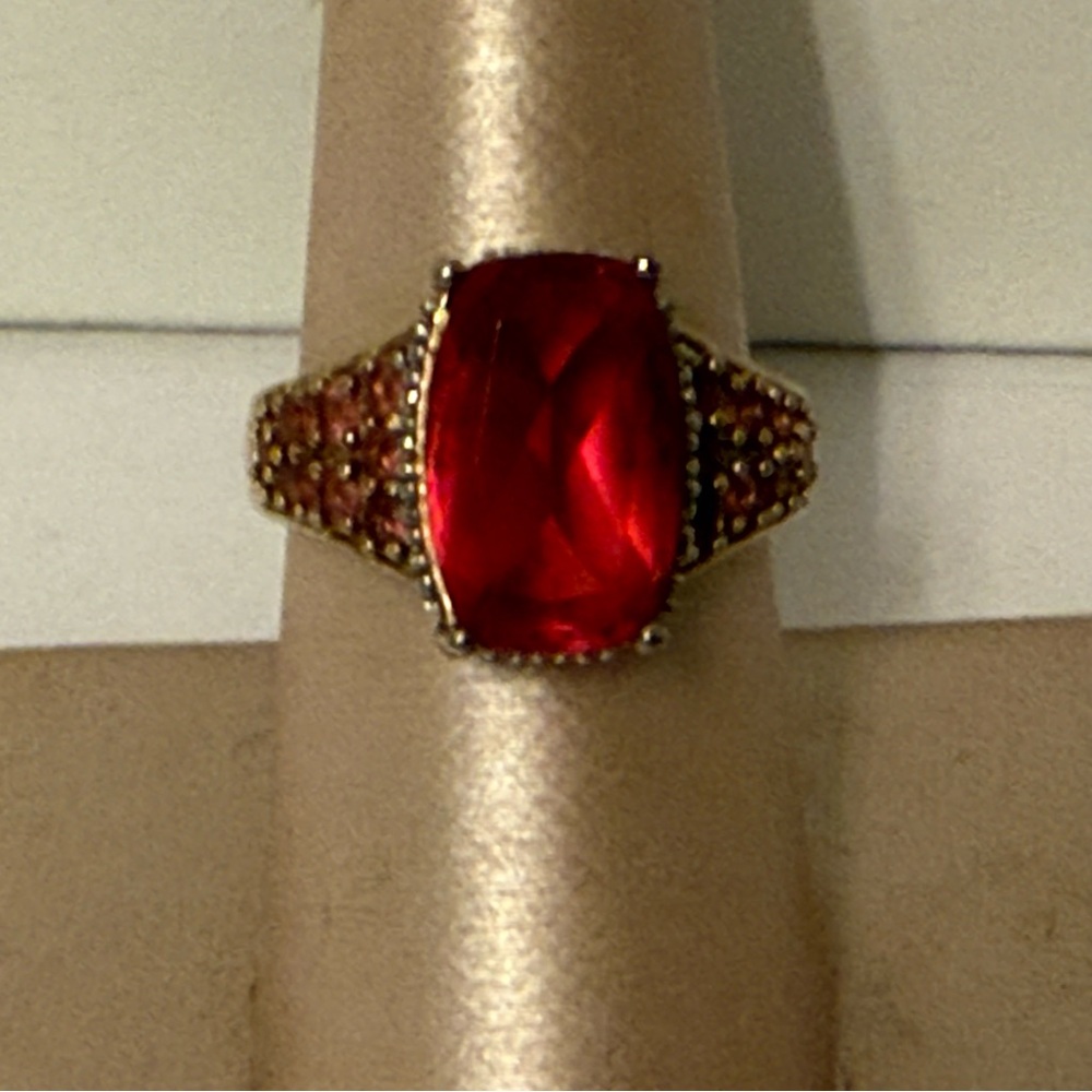 ROSS-SIMONS RNG RED EMERALD CUT CENTER 925 GOLD VERMEIL STERLING SILVER SIZE 8
